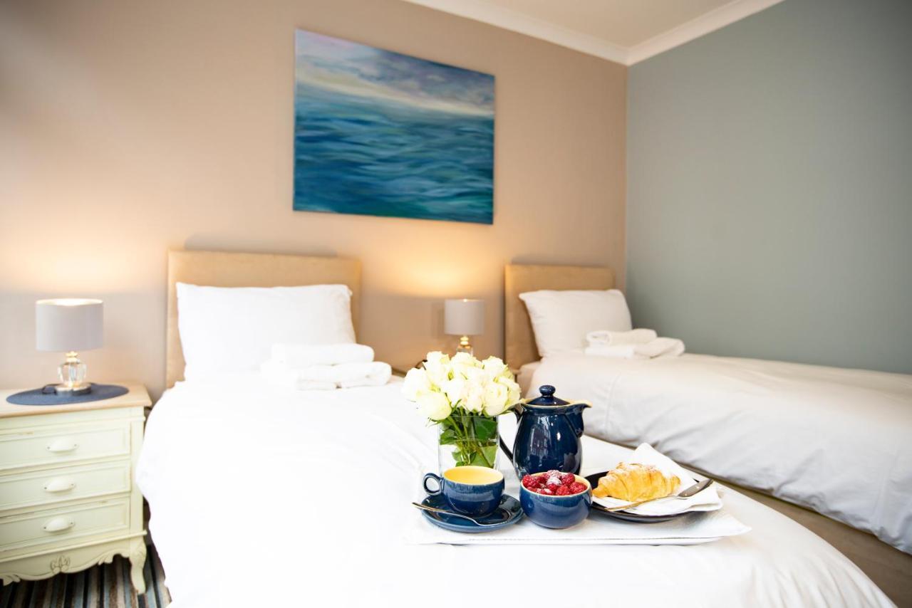Seafarer'S View - 6 Bedroom Townhouse In Cowes, Parking & Seaviews. Cowes  Extérieur photo