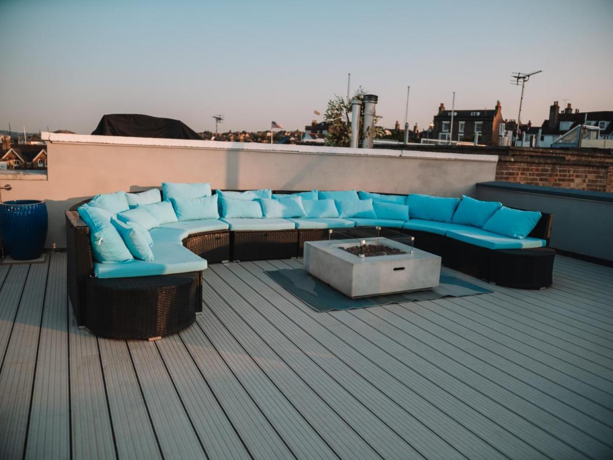 Seafarer'S View - 6 Bedroom Townhouse In Cowes, Parking & Seaviews. Cowes  Extérieur photo